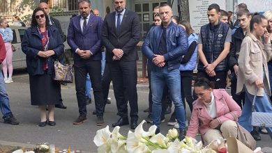 Photo of Konaković i Stojanović odali počast stradalim žrtvama u Beogradu