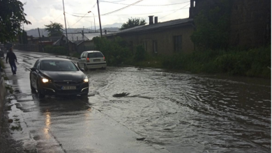 Photo of Snažan pljusak u Sarajevu izazvao probleme s odvodom oborinskih voda
