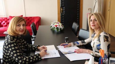 Photo of Potpisani ugovori o dodjeli sredstava za rad Udruženja Dajte nam šansu