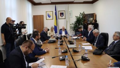 Photo of Potpisani ugovori vrijedni 8,1 milion KM u svrhu regulacije vodosnabdijevanja  u svim sarajevskim općinama