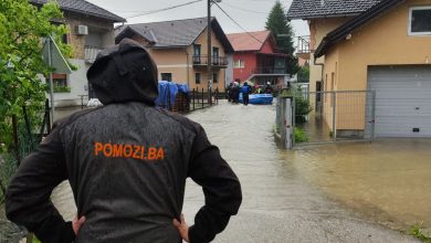 Photo of Pomozi.ba aktivirao humanitarni telefon za pomoć poplavljenim područima USK-a