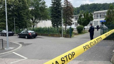 Photo of Ranjeni nastavnik iz Lukavca skinut s respiratora