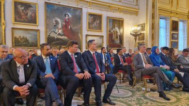 Photo of Bećirović u Londonu: Svijet i Evropa moraju izvući pouke iz Srebrenice