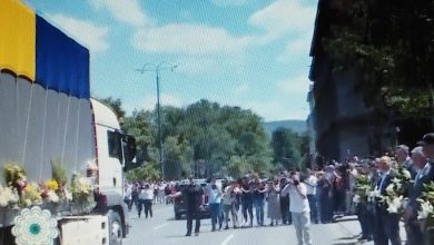 Photo of Kolona s tabutima posmrtnih ostataka 30 žrtava genocida zaustavila se i u Sarajevu