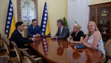 Photo of Bećirović s ambasadorom Reillyem: Važno je jačati saradnju BiH i UK