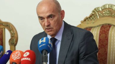 Photo of Univerzitet u Sarajevu oštro osudio nedopustivo ponašanje studentica i veličanje ratnih zločinaca