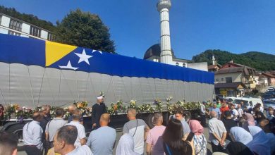 Photo of Tužna kolona s tabutima žrtava genocida stigla je u Potočare