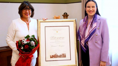 Photo of Gradonačelnica Sarajeva uručila Christiane Amanpour plaketu ‘Počasnog građanina Sarajeva’