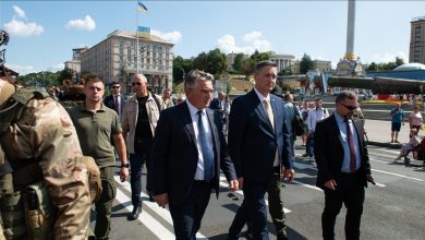 Photo of Komšić i Bećirović obišli Kijev i izložbu uništenih ruskih tenkova