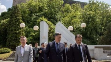 Photo of Bećirović uputio saučešće članovima porodica nevino ubijenih u Gradačcu
