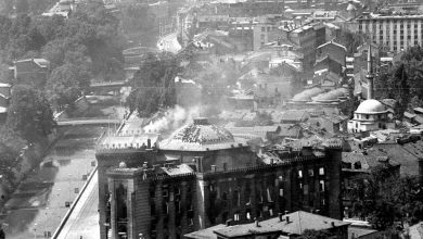 Photo of Prije 31 godinu zapaljena sarajevska Vijećnica i dva miliona knjiga