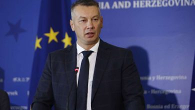 Photo of Nešić zatražio reviziju svih izdatih službenih policijskih legitimacija u BiH