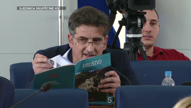 Photo of Kapidžić otvorio pitanje udžbenika iz kojeg djeca uče o Banjoj Luci kao glavnom gradu RS