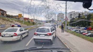 Photo of Uhapšeni počinioci koji su kamenjem razbili tri nova trolejbusa