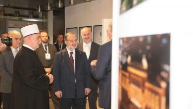 Photo of Mehmet Görmez u pratnji reisu-l-uleme posjetio izložbu ‘Pod nebom vedre vjere’
