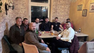 Photo of Hurtić: Lično ću snositi troškove advokata ako se bude sudilo zbog zastave sa ljiljanima