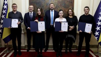Photo of Stojanović: Obrazovanje mladih ljudi ključno je za budućnost naše zemlje