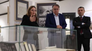 Photo of Nikšić i Dizdar posjetili izložbenu postavku u Sarajevu ‘Pod nebom vedre vjere’