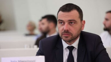 Photo of Magazinović: Ljudima omogućiti da kupuju ulje kanabisa u apotekama, a ne mračnim parkovima