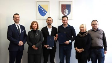 Photo of Potpisan kolektivni ugovor za državne službenike i namještenike KS, predviđeno povećanje plata