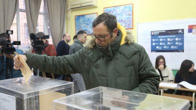 Photo of Otvorena biračka mjesta u Srbiji: Građani glasaju na vanrednim izborima