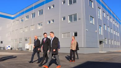Photo of Premijer Uk u Rajlovcu obišao impresivna postrojenja u kojima se proizvode dijelovi za gigante svjetske automobilske industrije