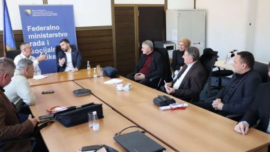 Photo of Delić potpisao ugovore radi poboljšanja kvaliteta usluga u pet socijalnih ustanova