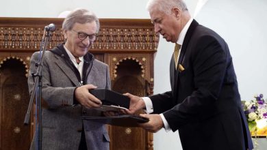 Photo of Bošnjački institut dodjelom Medalje odao priznanje Dževadu Karahasanu i Safetu Zecu