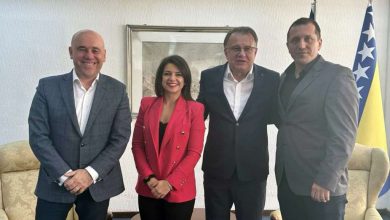 Photo of Nikšić primio delegaciju FK Željezničar – Opredjeljenje Vlade da pruža kontinuiranu podršku unapređenju sportske infrastrukture u FBiH