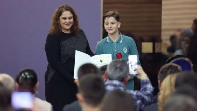Photo of Podijeljene diplome i nagrade najboljim učenicima osnovnih i srednjih škola u FBiH