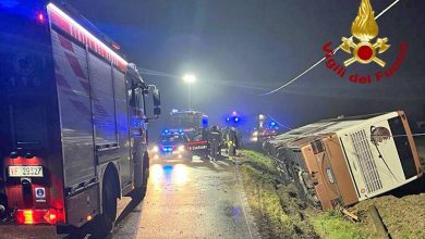 Photo of Autobus sa putnicima iz BiH se prevrnuo kod Venecije, lakše povrijeđeno više od 30 osoba
