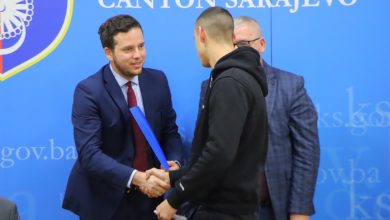 Photo of Potpisani ugovori o stipendiranju učenika i studenata iz branilačke populacije