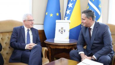 Photo of Bećirović – Murphy: SAD neće dozvoliti ugrožavanje mira i nezavisnosti BiH