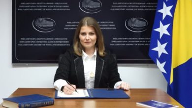 Photo of Na mlade koji protestvuju zbog subvencija za stanove obrušila se državna zastupnica Mia Abazović: Vi ste hiperprivilegovana kasta