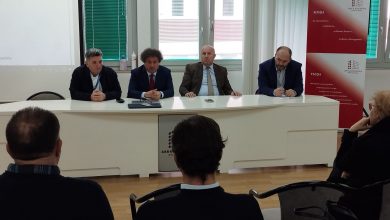 Photo of Ministar Hasanović i direktori zdravstvenih ustanova: Od sada jednostavniji sistem uputnica za pacijente KCUS-a i Opće bolnice