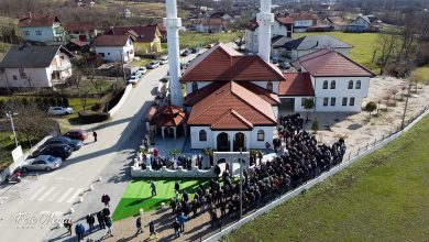 Photo of U Kozarcu klanjana dženaza Taibu Foriću kome su zločinci ubili osmero članova porodice