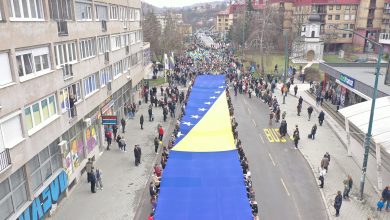 Photo of Povodom Dana nezavisnosti defile više od 2000 učenika(FOTO)
