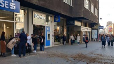 Photo of Obrušila se fasada sa zgrade u sarajevskoj ulici Ferhadija, povrijeđena žena