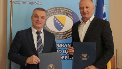 Photo of Karić i Helez potpisali sporazum o saradnji u oblasti obuka