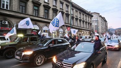 Photo of Nepregledna kolona vozila ukrašenih zastavama BiH prošla Sarajevom povodom Dana nezavisnosti