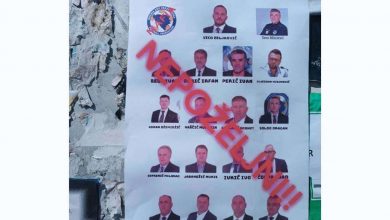 Photo of Zenica oblijepljena plakatima sa slikama nepoželjnih čelnika NSBiH i A reprezentacije