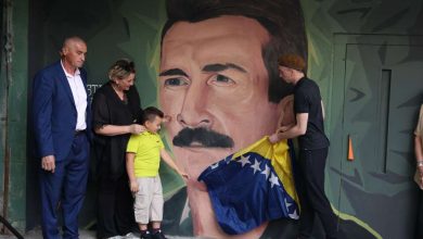 Photo of U Sarajevu otkriven mural u čast generalu Mustafi Hajrulahoviću Talijanu