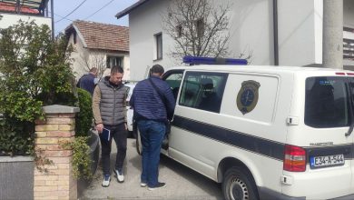 Photo of Slobode lišene dvije osobe zbog sumnje da su bacile bombu na kuću Irfana Čengića