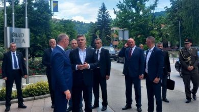 Photo of Milanović u Tuzli: Ovo je zemlja Hrvata, Bošnjaka i Srba i svi moraju imati ista prava