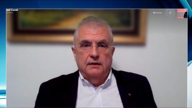 Photo of Čanak za TVSA: Niko osim velikosrpskih nacionalista nije ustvrdio da nismo genocidan narod
