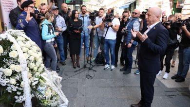 Photo of Obilježena 32. godišnjica masakra nad Sarajlijama koji su čekali u redu za hljeb u Ferhadiji