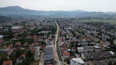 Photo of Počelo postavljanje prvog sloja asfalta na saobraćajnici na Dobrinji