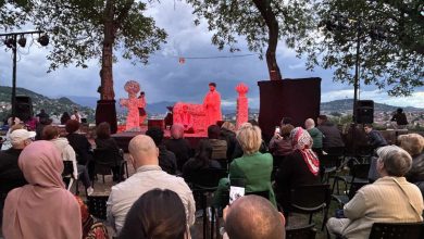 Photo of U Sarajevu izvedena predstava ‘Vjernik’, ambijent Žute tabije izvedbi dao sasvim novu dimenziju