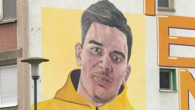 Photo of Oslikan mural ubijenom Farisu Pendeku/ ‘Ostavio je neizbrisiv trag svojim talentom i blagim karakterom’