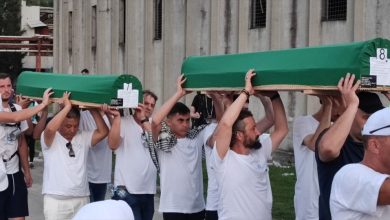 Photo of Tabuti 14 žrtava genocida u Srebrenici preneseni na rukama iz Fabrike akumulatora do Musale